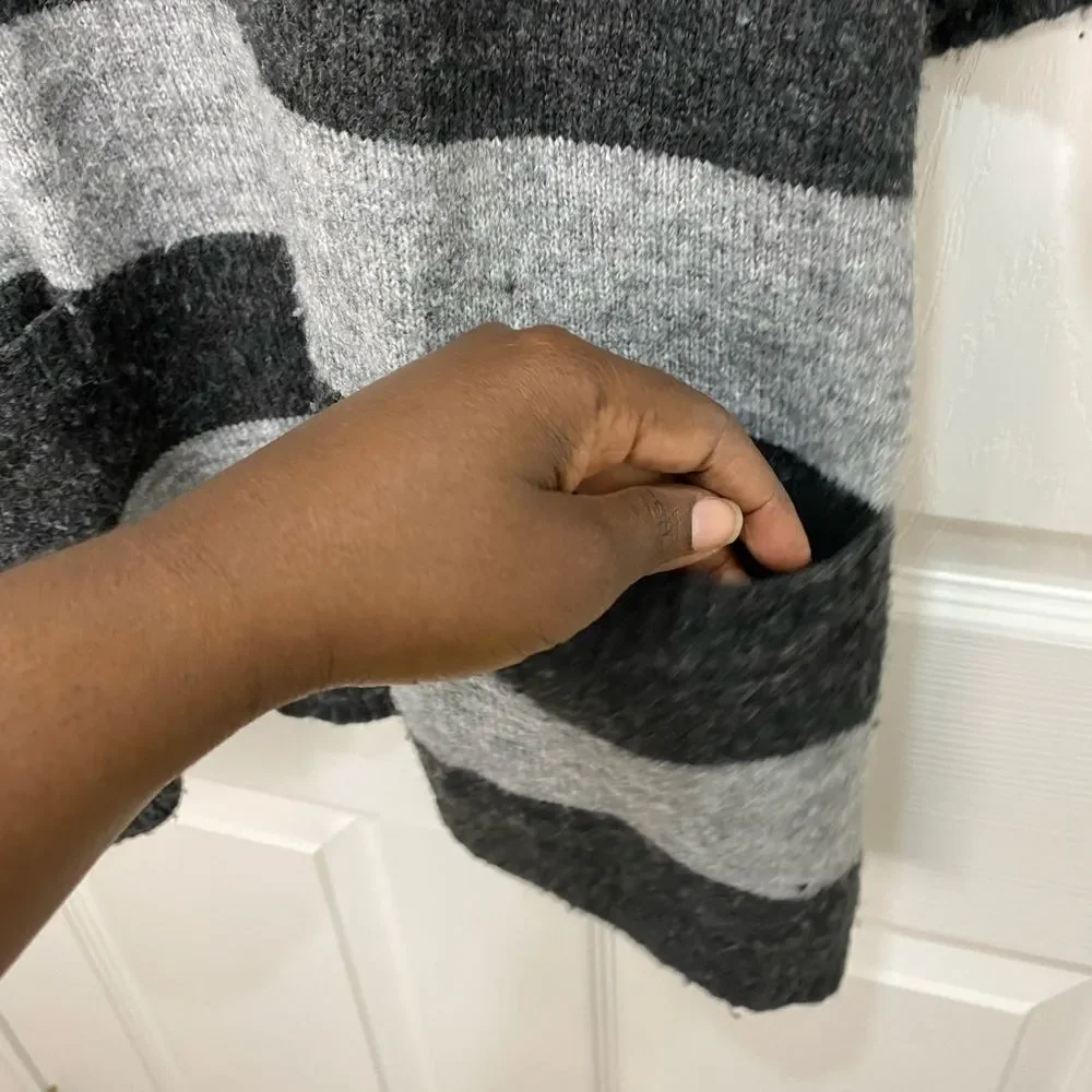 Fenn Wright Manson short sleeve grey striped turtleneck sweater with pockets - Picture 4 of 11